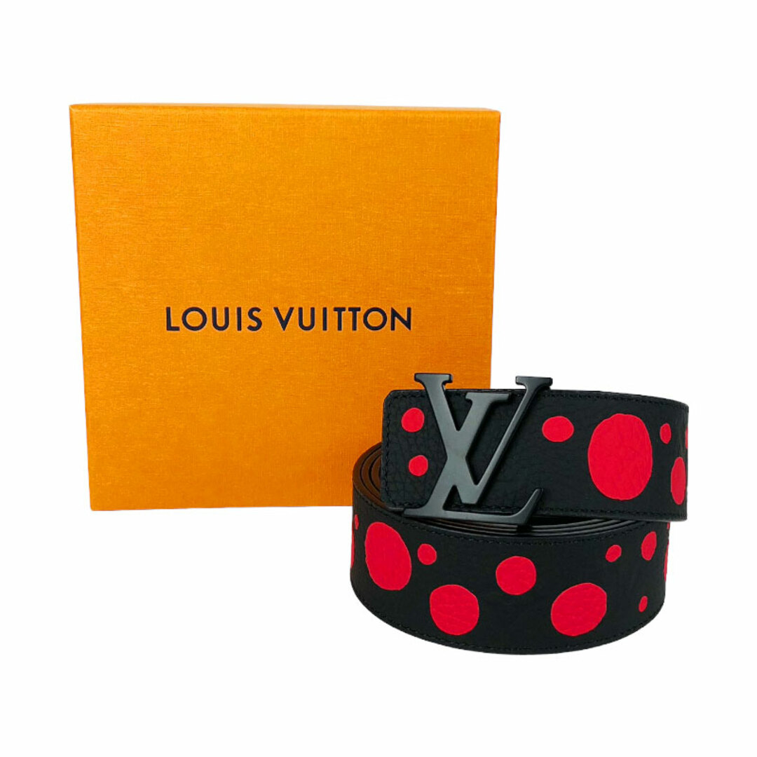 LOUIS VUITTON(ルイヴィトン)のルイ・ヴィトン LOUIS VUITTON LV×YK サンチュール・LV イニシャル 40MM リバーシブル M0673S ブラック×レッド　マットブラック金具 トリヨンレザー レディース ベルト レディースのファッション小物(ベルト)の商品写真