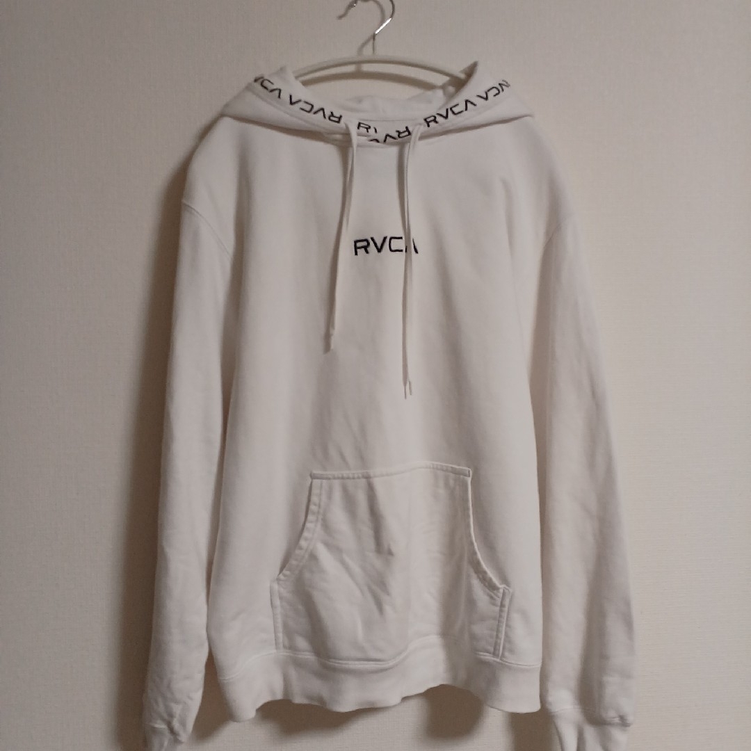 RVCA(ルーカ)の【即日発送】美品。ルーカ 刺繍ロゴパーカー メンズのトップス(パーカー)の商品写真