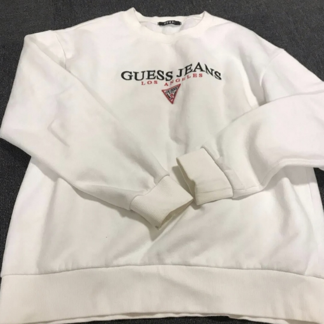 GUESS(ゲス)のGUESS トレーナー レディースのトップス(トレーナー/スウェット)の商品写真