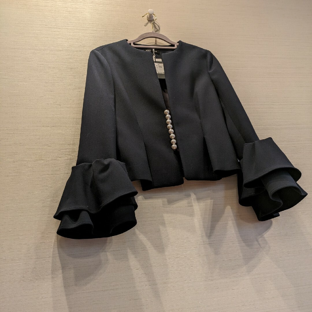 YOKO CHAN(ヨーコチャン)のYOKO CHAN パールジャケット　新品タグ付 レディースのジャケット/アウター(テーラードジャケット)の商品写真