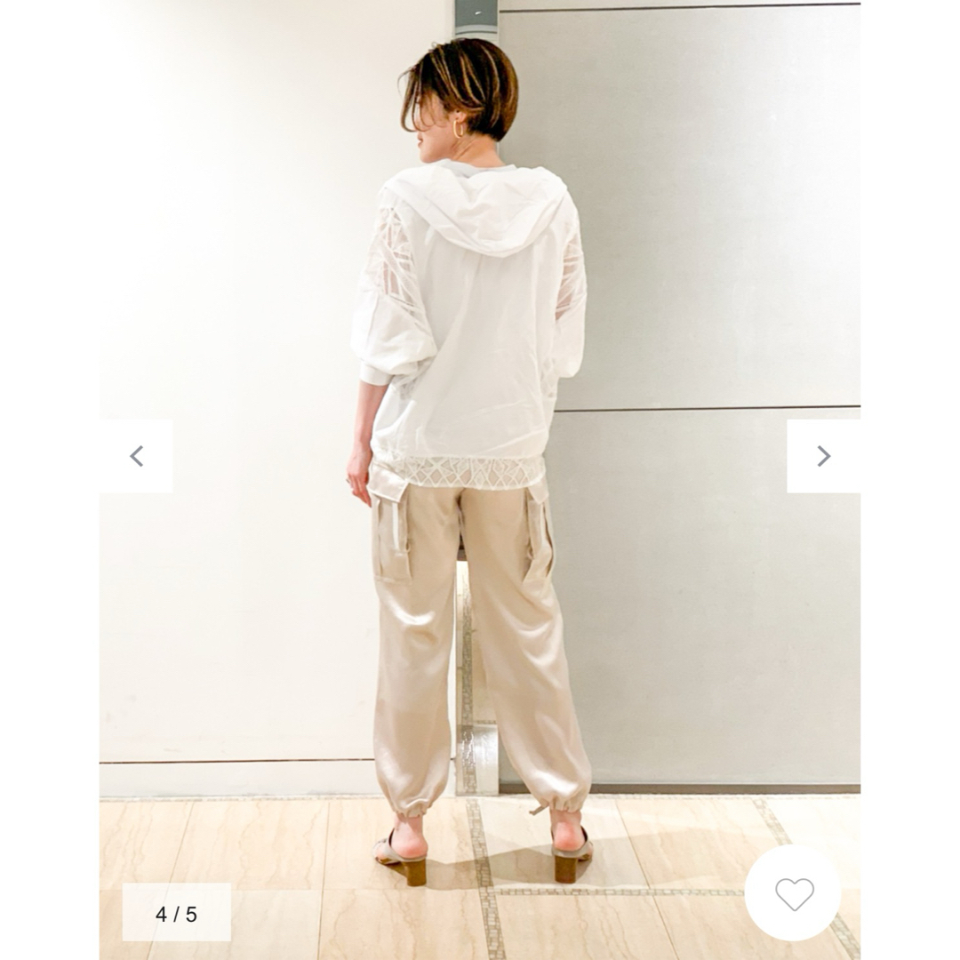 GRACE CONTINENTAL(グレースコンチネンタル)のサテンカーゴパンツ レディースのパンツ(ワークパンツ/カーゴパンツ)の商品写真