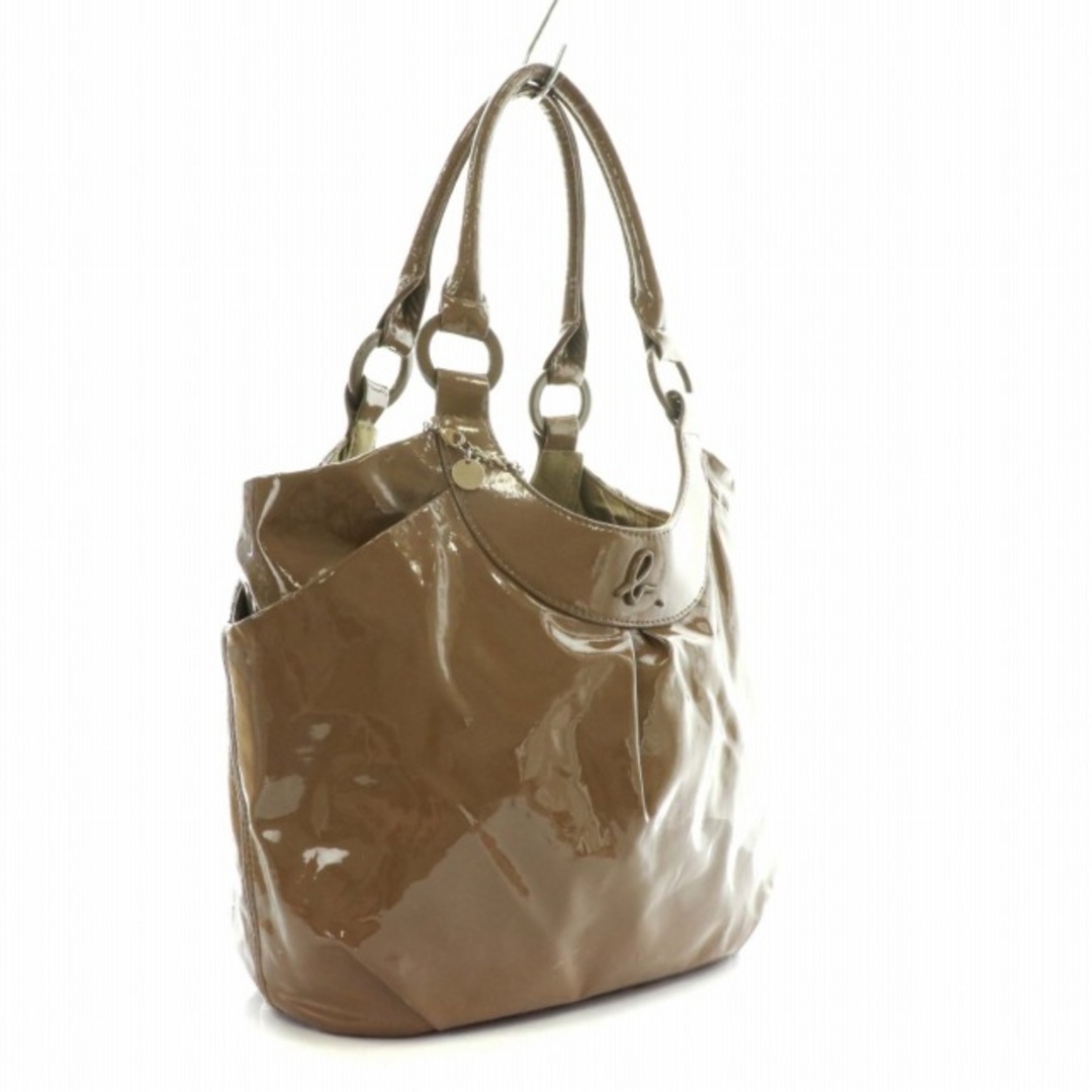 agnes b.(アニエスベー)のアニエスベー ハンドバッグ エナメル マグネット ロゴ チャーム付き 茶色 レディースのバッグ(ハンドバッグ)の商品写真