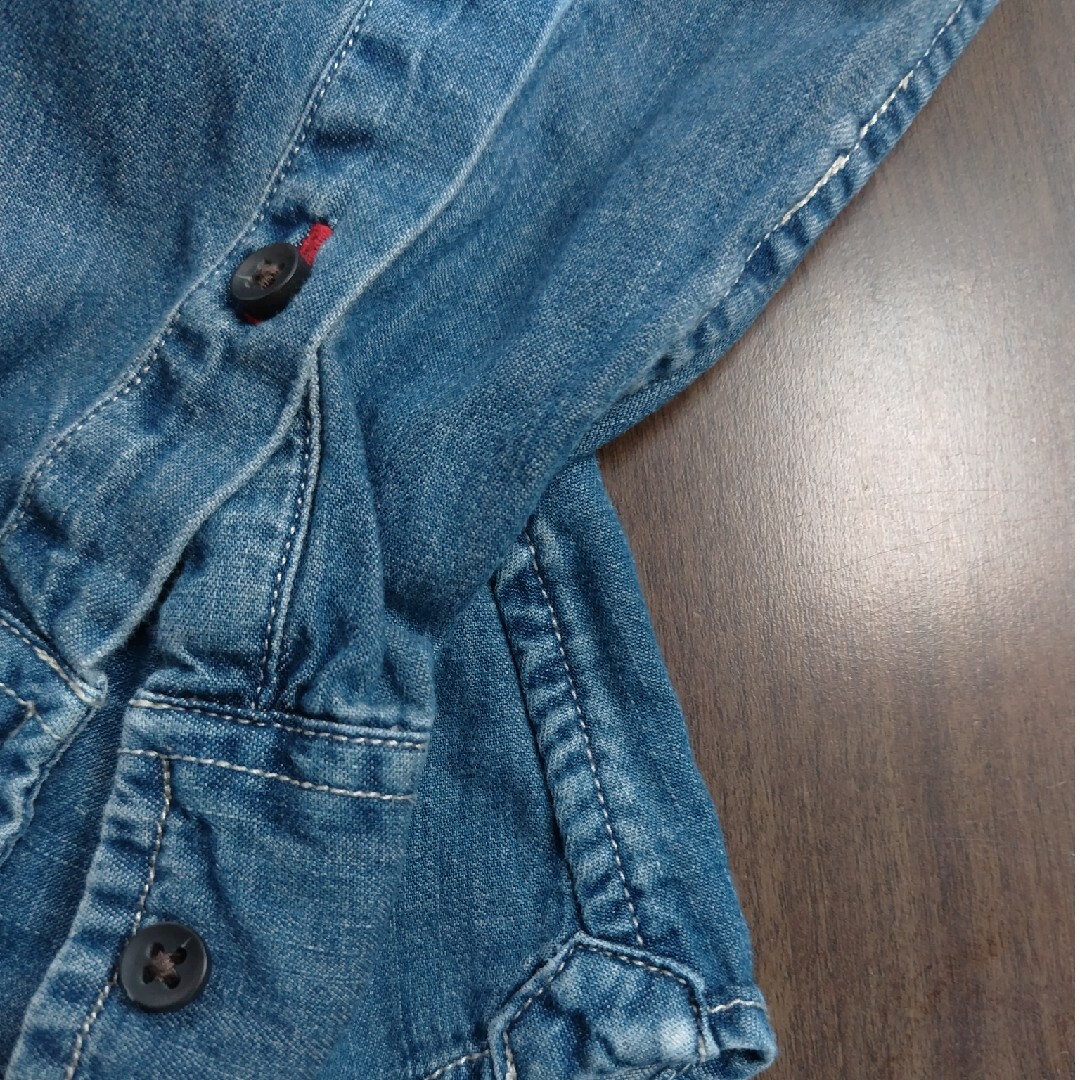 UNIQLO(ユニクロ)の【USED】イネス　コラボ　ユニクロ　デニムシャツ　Sサイズ レディースのトップス(シャツ/ブラウス(長袖/七分))の商品写真