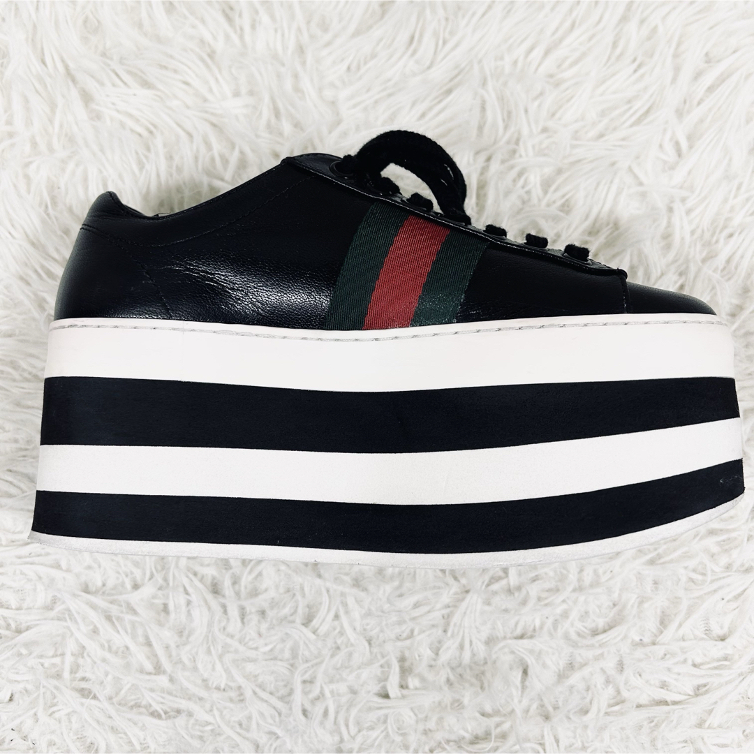 Gucci(グッチ)の【美品】グッチ　スニーカー　厚底　シェリーライン　ボーダー　レザー　ブラック レディースの靴/シューズ(スニーカー)の商品写真