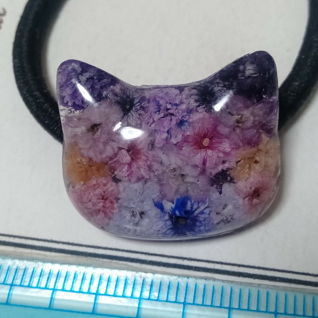 ヘアゴム ハンドメイド レジン★ 可愛い かすみ草 猫ちゃんฅ•ω•ฅ 紫色系④ ハンドメイドのアクセサリー(ヘアアクセサリー)の商品写真