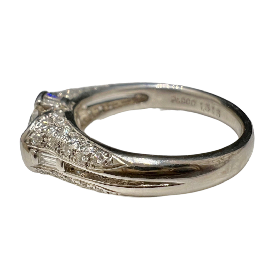 　Pt900 オーバルカット ダイヤモンド リング Pt900プラチナ ジュエリー レディースのアクセサリー(リング(指輪))の商品写真