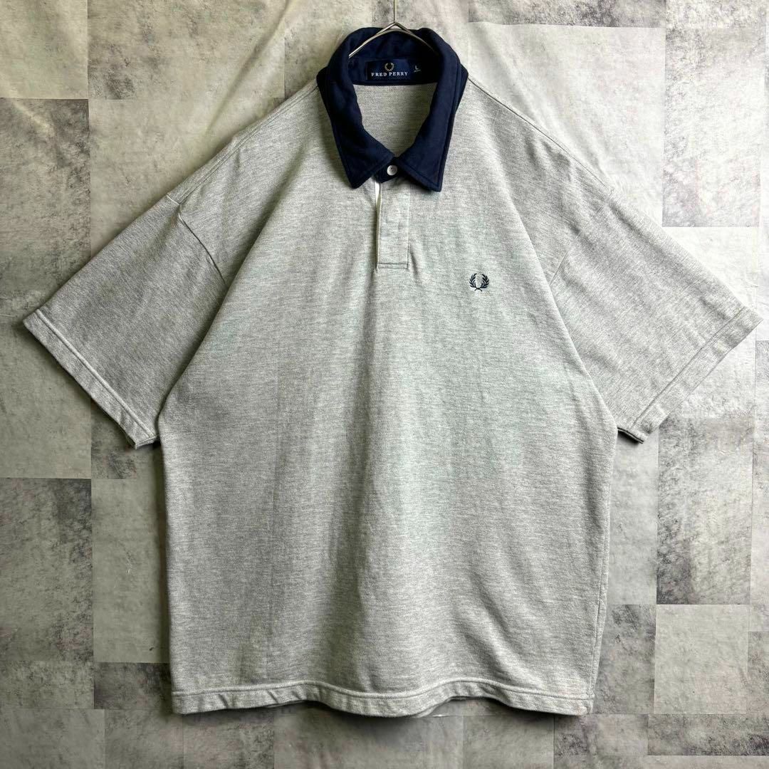 FRED PERRY(フレッドペリー)の美品 フレッドペリー スウェット ポロシャツ 半袖 刺繍ロゴ  グレー L メンズのトップス(ポロシャツ)の商品写真