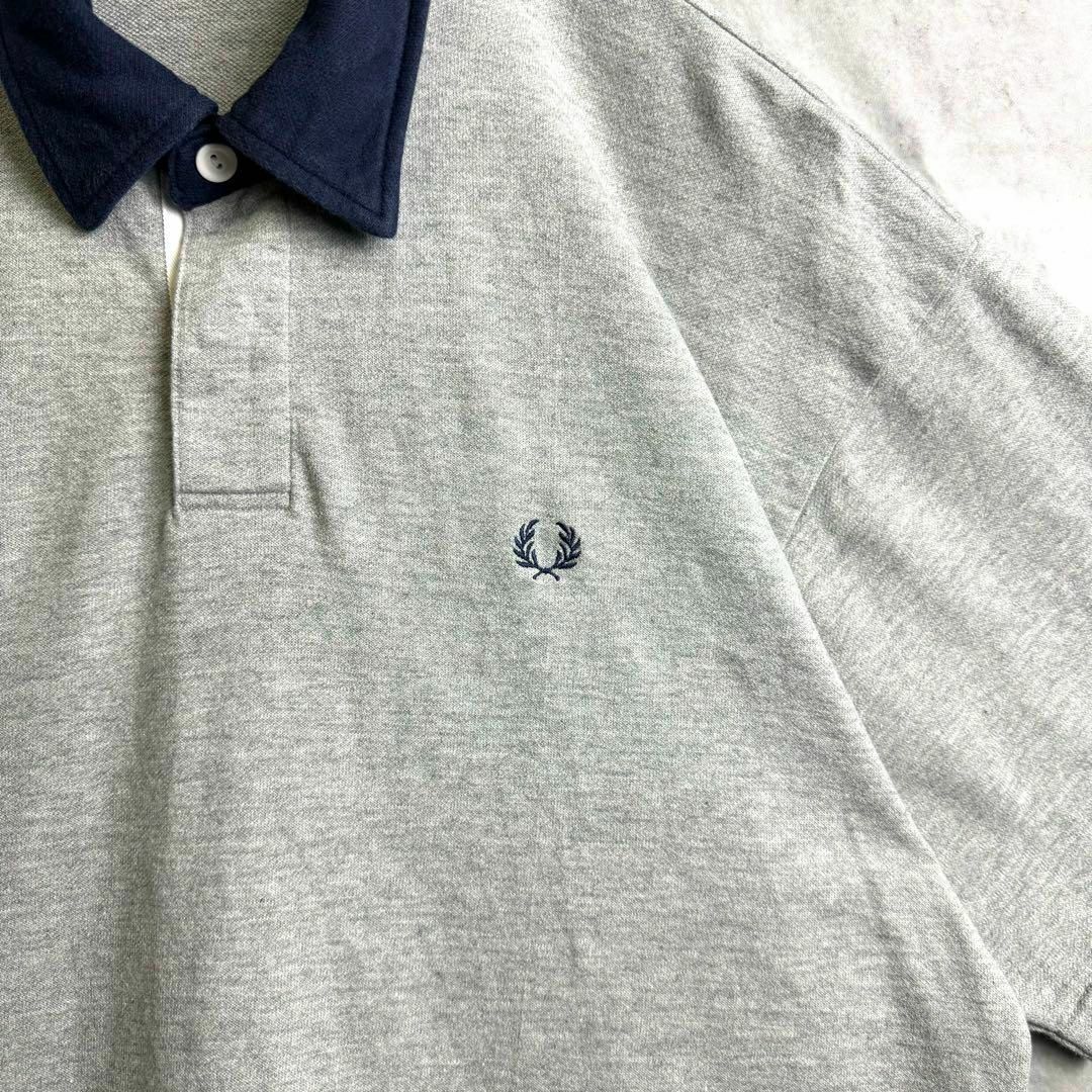 FRED PERRY(フレッドペリー)の美品 フレッドペリー スウェット ポロシャツ 半袖 刺繍ロゴ  グレー L メンズのトップス(ポロシャツ)の商品写真