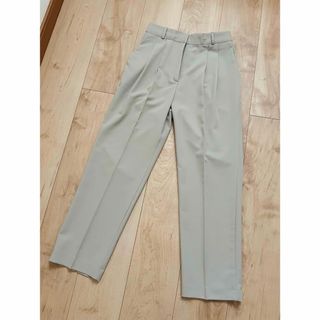 na.e Front tack slacks カーキグレー M(カジュアルパンツ)