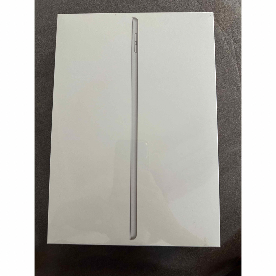 Apple(アップル)の新品・未開封 iPad 第9世代 64GB シルバー Wi-Fi スマホ/家電/カメラのPC/タブレット(タブレット)の商品写真