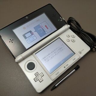 ニンテンドー3DS(ニンテンドー3DS)の安心の整備済み！◆任天堂3DS 中古本体◆アイスホワイト◆55(携帯用ゲーム機本体)