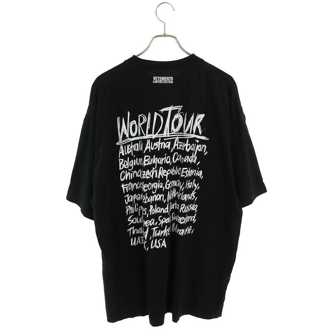 VETEMENTS(ヴェトモン)のヴェトモン  21AW  UA52TR580W ワールドツアーロゴプリントTシャツ メンズ M メンズのトップス(Tシャツ/カットソー(半袖/袖なし))の商品写真