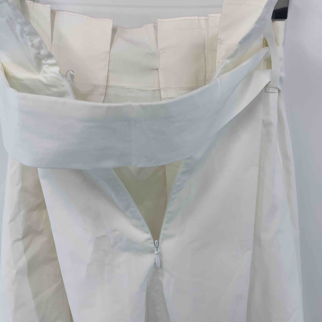 ESCADA(エスカーダ)のESCADA エスカーダ レディース ひざ丈スカート　ベルト付き　ホワイト レディースのスカート(ひざ丈スカート)の商品写真