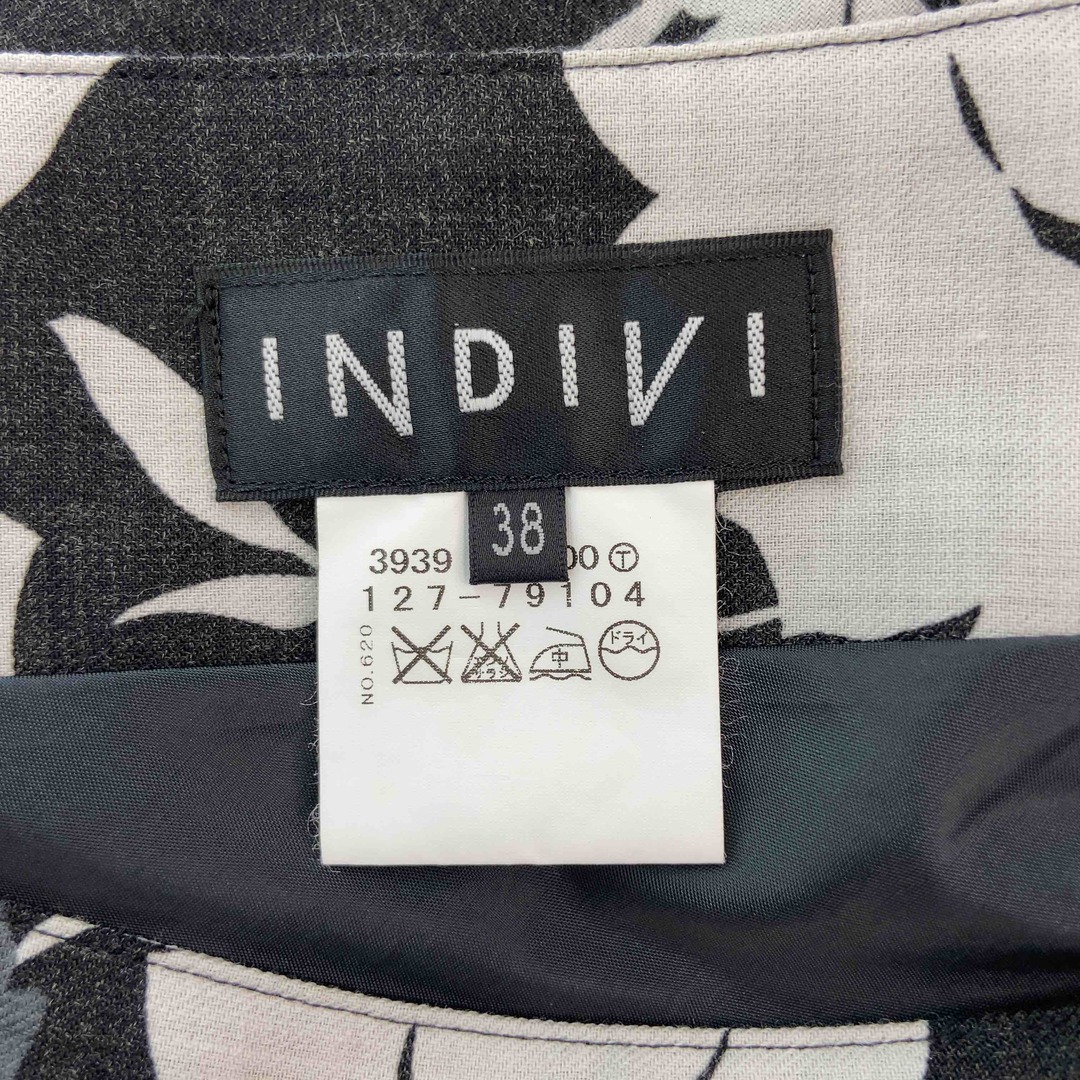 INDIVI(インディヴィ)のINDIVI インディビ レディース ひざ丈スカート　花柄 レディースのスカート(ひざ丈スカート)の商品写真