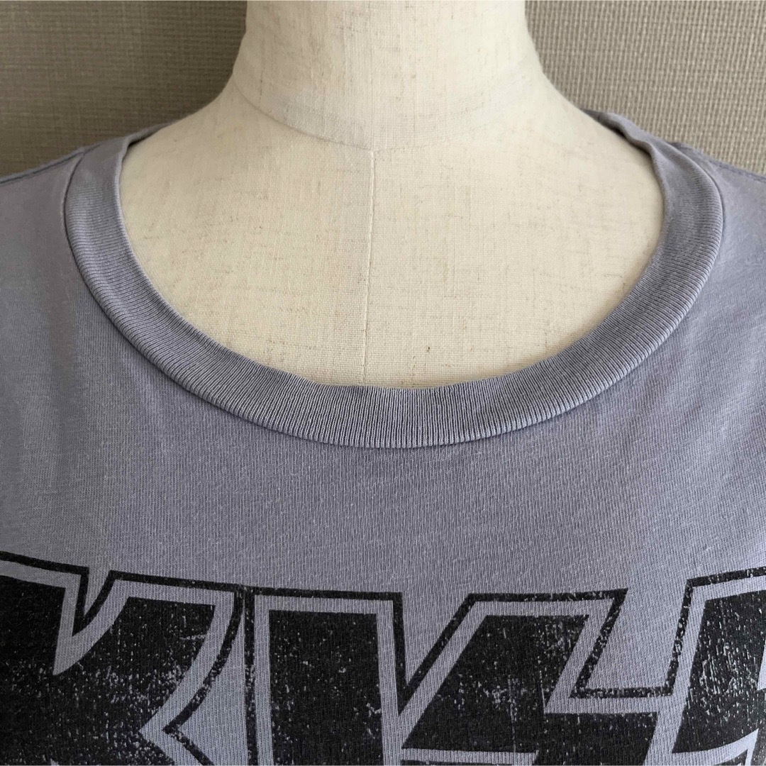 GU(ジーユー)のGUジーユー　kissプリント　半袖Tシャツ レディースのトップス(Tシャツ(半袖/袖なし))の商品写真