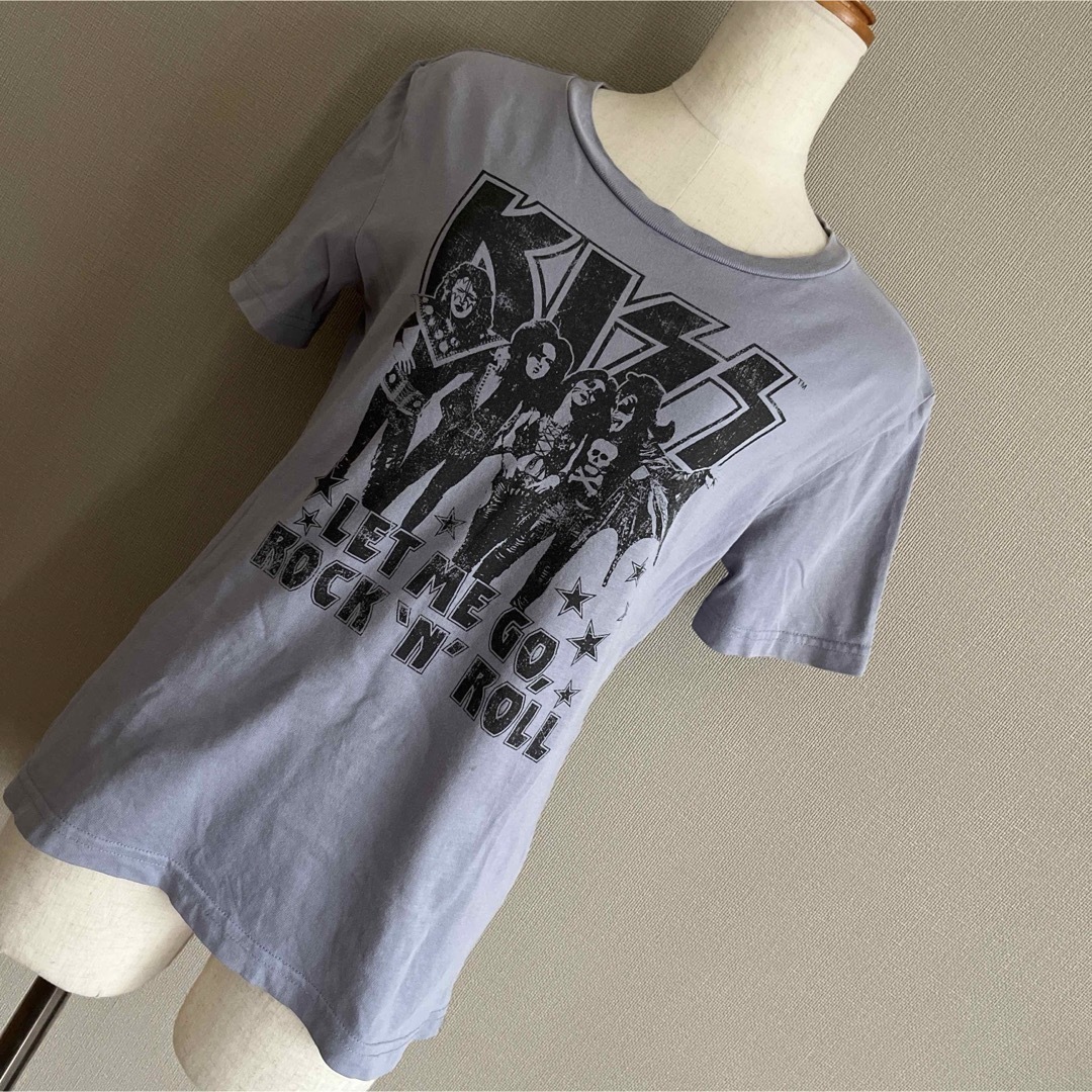 GU(ジーユー)のGUジーユー　kissプリント　半袖Tシャツ レディースのトップス(Tシャツ(半袖/袖なし))の商品写真