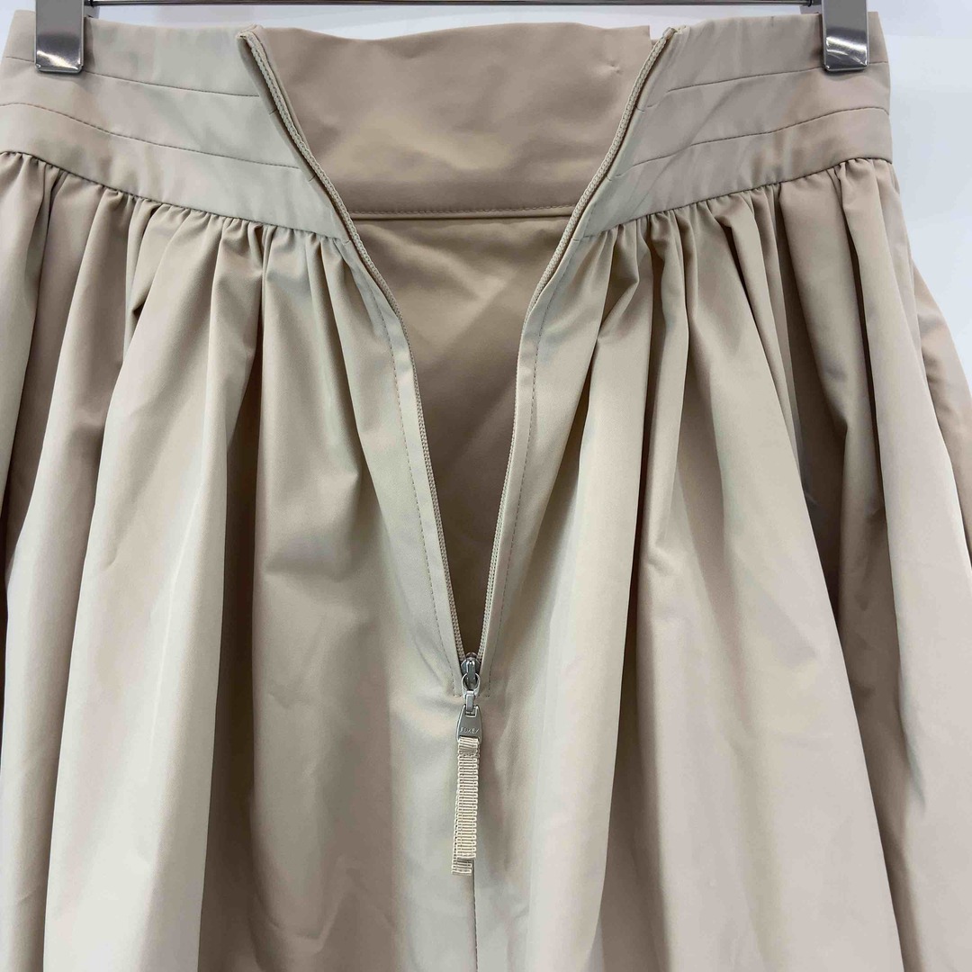 FOXEY NEW YORK(フォクシーニューヨーク)のFOXEY （NEWYORK） フォクシーニューヨーク レディース ひざ丈スカート　ベージュ レディースのスカート(ミニスカート)の商品写真