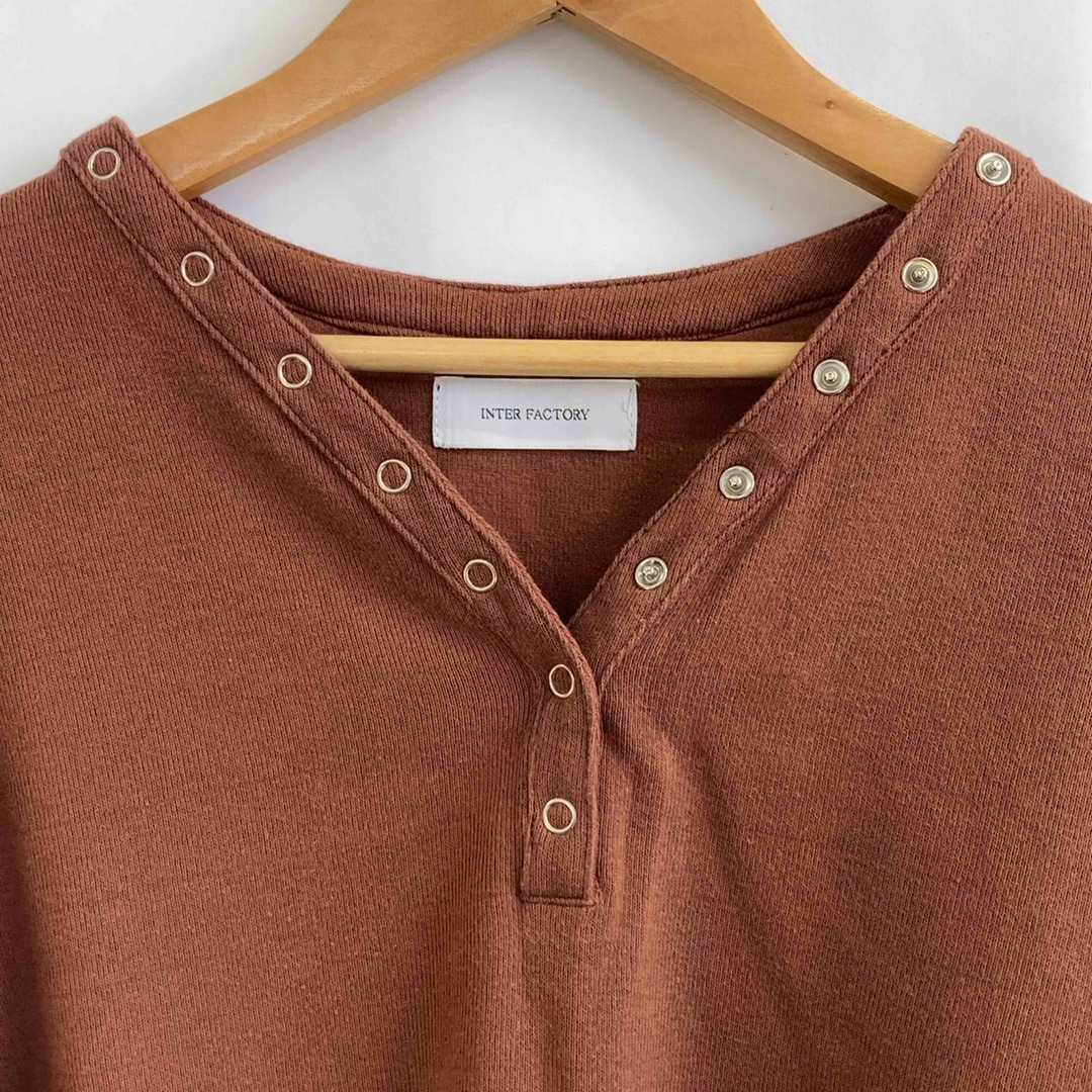 INTER FACTORY インターファクトリー レディース Tシャツ（長袖） 茶色 tk レディースのトップス(Tシャツ(長袖/七分))の商品写真