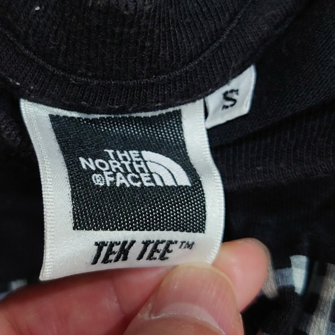 THE NORTH FACE(ザノースフェイス)のザ・ノースフェイス ロゴロンＴ ロングTシャツ 長袖カットソー ロゴTシャツ レディースのトップス(Tシャツ(長袖/七分))の商品写真