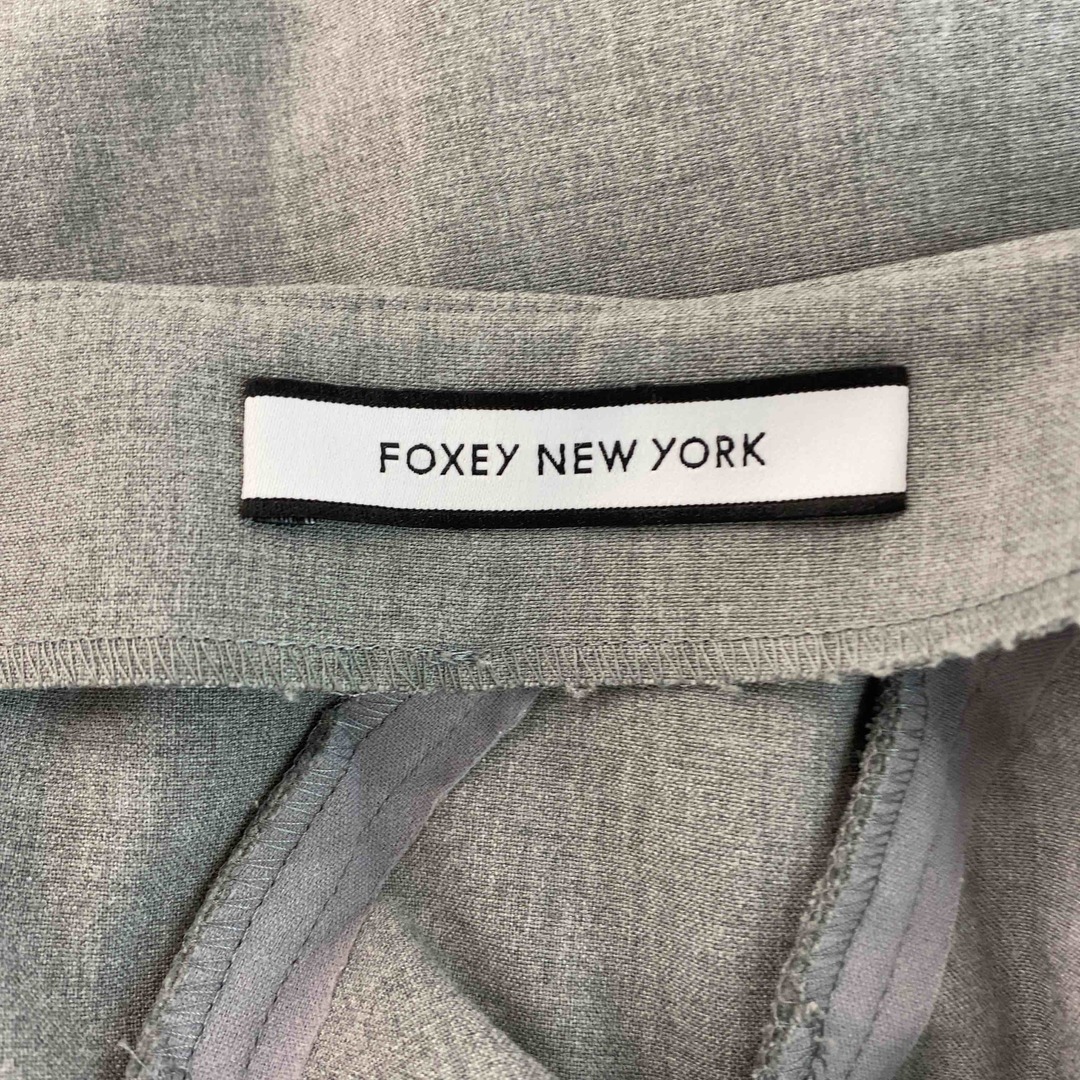 FOXEY NEW YORK(フォクシーニューヨーク)のFOXEY NEWYORK フォクシーニューヨーク レディース ひざ丈スカート　グレー　プリーツ　台形 レディースのスカート(ひざ丈スカート)の商品写真