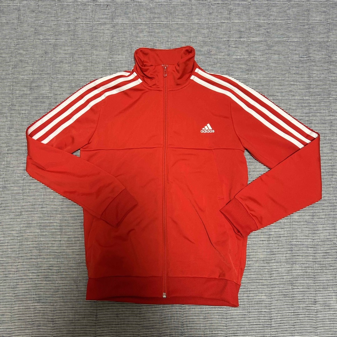 adidas(アディダス)のアディダス　ジャージ上　赤　150 キッズ/ベビー/マタニティのキッズ服男の子用(90cm~)(ジャケット/上着)の商品写真