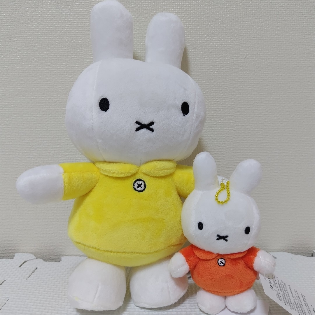 miffy(ミッフィー)の【新品・タグ付き】ミッフィー　ぬいぐるみ　＆　マスコット　2点セット エンタメ/ホビーのおもちゃ/ぬいぐるみ(キャラクターグッズ)の商品写真