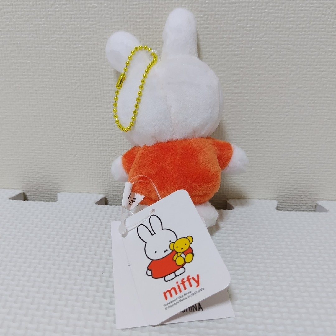 miffy(ミッフィー)の【新品・タグ付き】ミッフィー　ぬいぐるみ　＆　マスコット　2点セット エンタメ/ホビーのおもちゃ/ぬいぐるみ(キャラクターグッズ)の商品写真