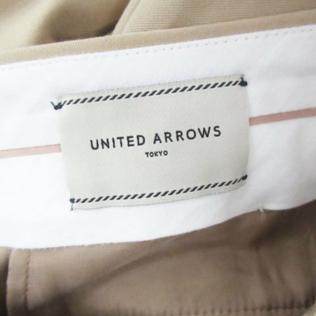 UNITED ARROWS(ユナイテッドアローズ)のユナイテッドアローズ テーパードパンツ アンクル丈 38 ベージュ /HO29 レディースのパンツ(その他)の商品写真