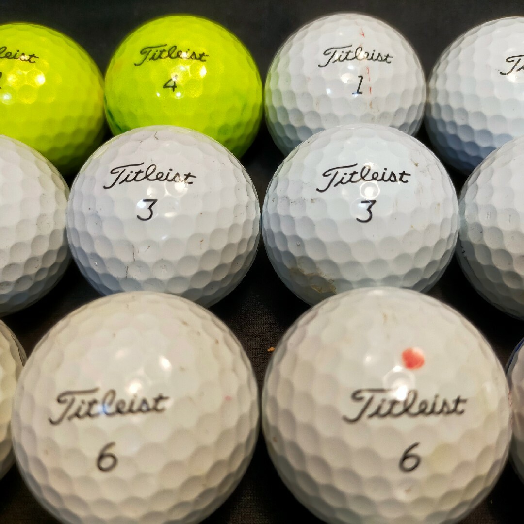 Titleist(タイトリスト)の【B級】Pro V1 24球 タイトリスト ロストボール ゴルフボール スポーツ/アウトドアのゴルフ(その他)の商品写真