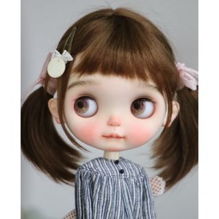 カスタムブライス 海外作家様 幼い かわいい 下唇を噛む 優しい 恥ずかしがり屋(人形)