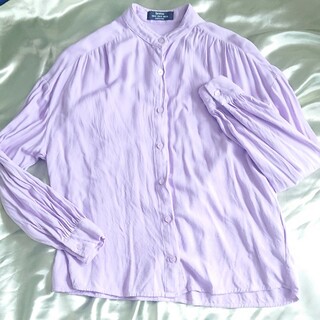 Bershkaスタンドカラーシャツ 薄紫色 パープル とろみ素材 パフスリーブ