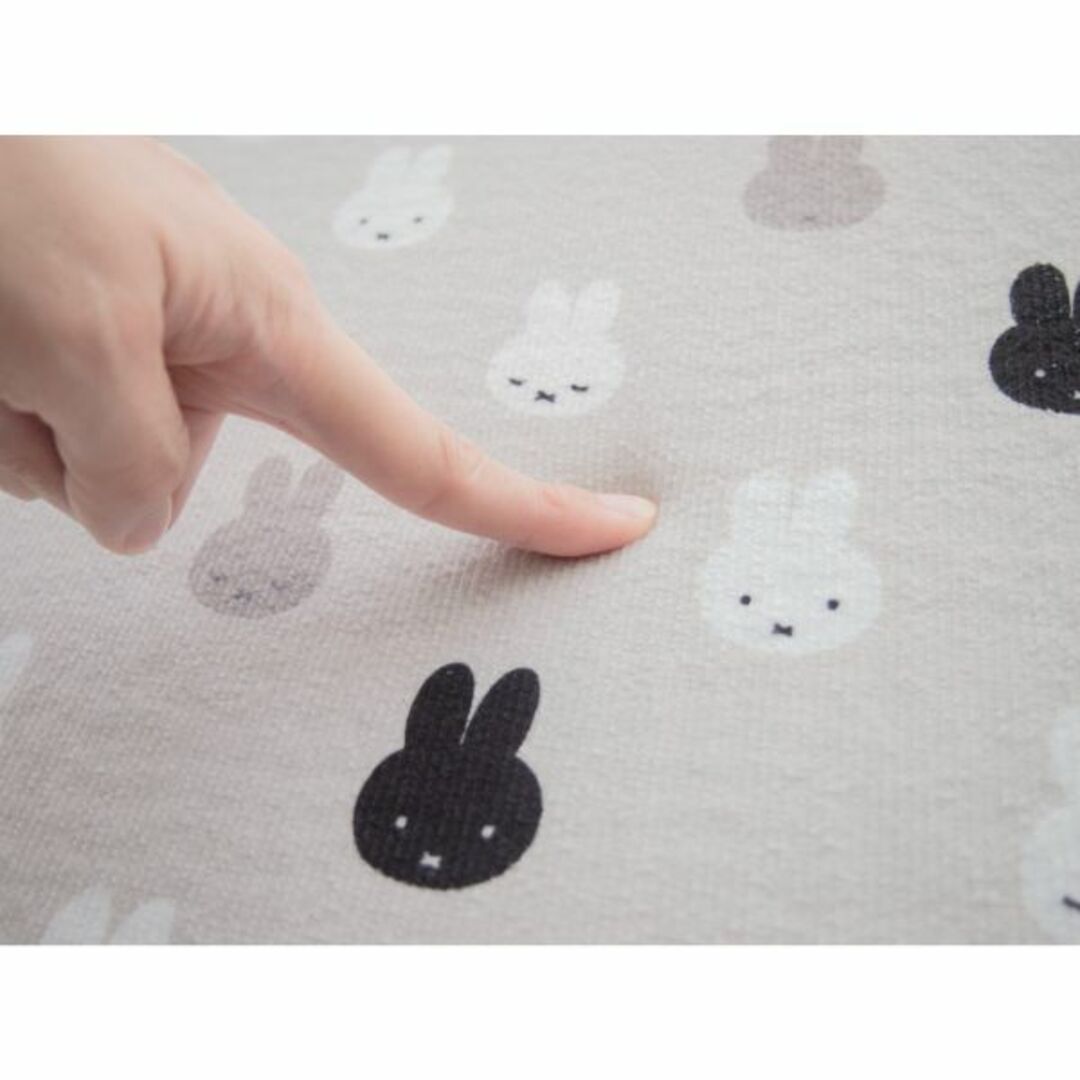 miffy(ミッフィー)のミッフィー miffy 吸水水切りマット（ならびミッフィー） 【30×40cm】 キッチン インテリア/住まい/日用品の日用品/生活雑貨/旅行(日用品/生活雑貨)の商品写真