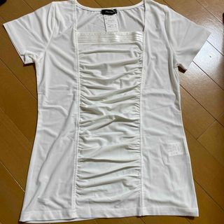 衿ラインストーン付きプルオーバー(Tシャツ(半袖/袖なし))