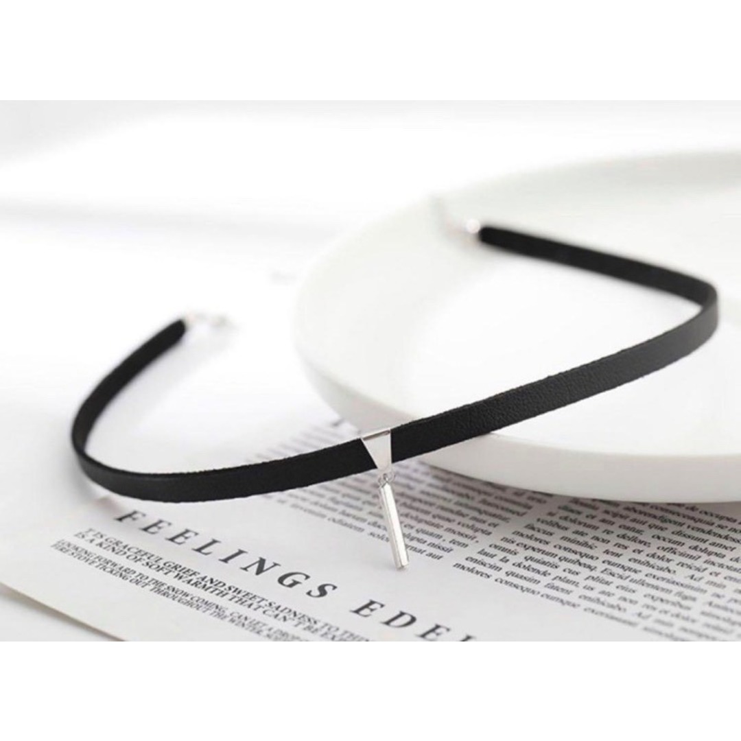 【美品】チョーカー　ネックレス　シンプル　ゴスロリ　カジュアル　韓国風　海外　 レディースのアクセサリー(ネックレス)の商品写真