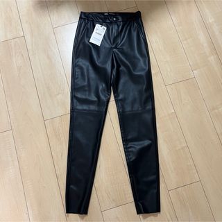 ザラ(ZARA)のZARA レザースキニーパンツ(スキニーパンツ)