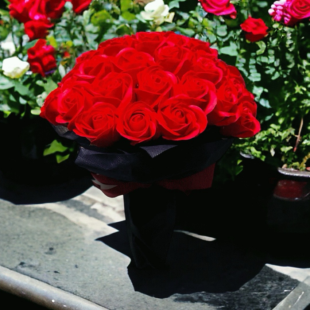 サヴォンローズ（ソープフラワー）　50本　花束　赤　バラ　薔薇　母の日に！ ハンドメイドのフラワー/ガーデン(その他)の商品写真