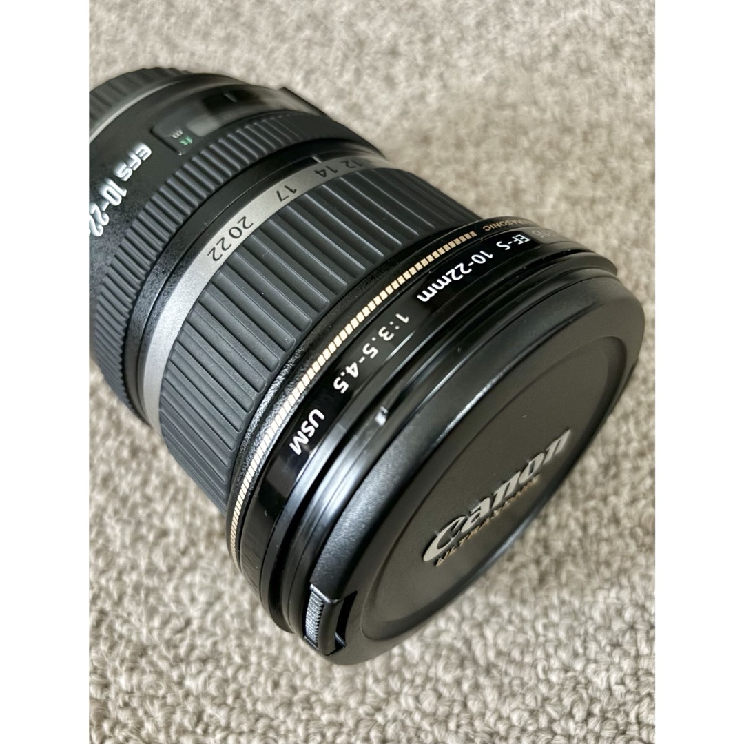 Canon(キヤノン)のフード付き Canon EF-S10-22mm F3.5-4.5 USM スマホ/家電/カメラのカメラ(その他)の商品写真