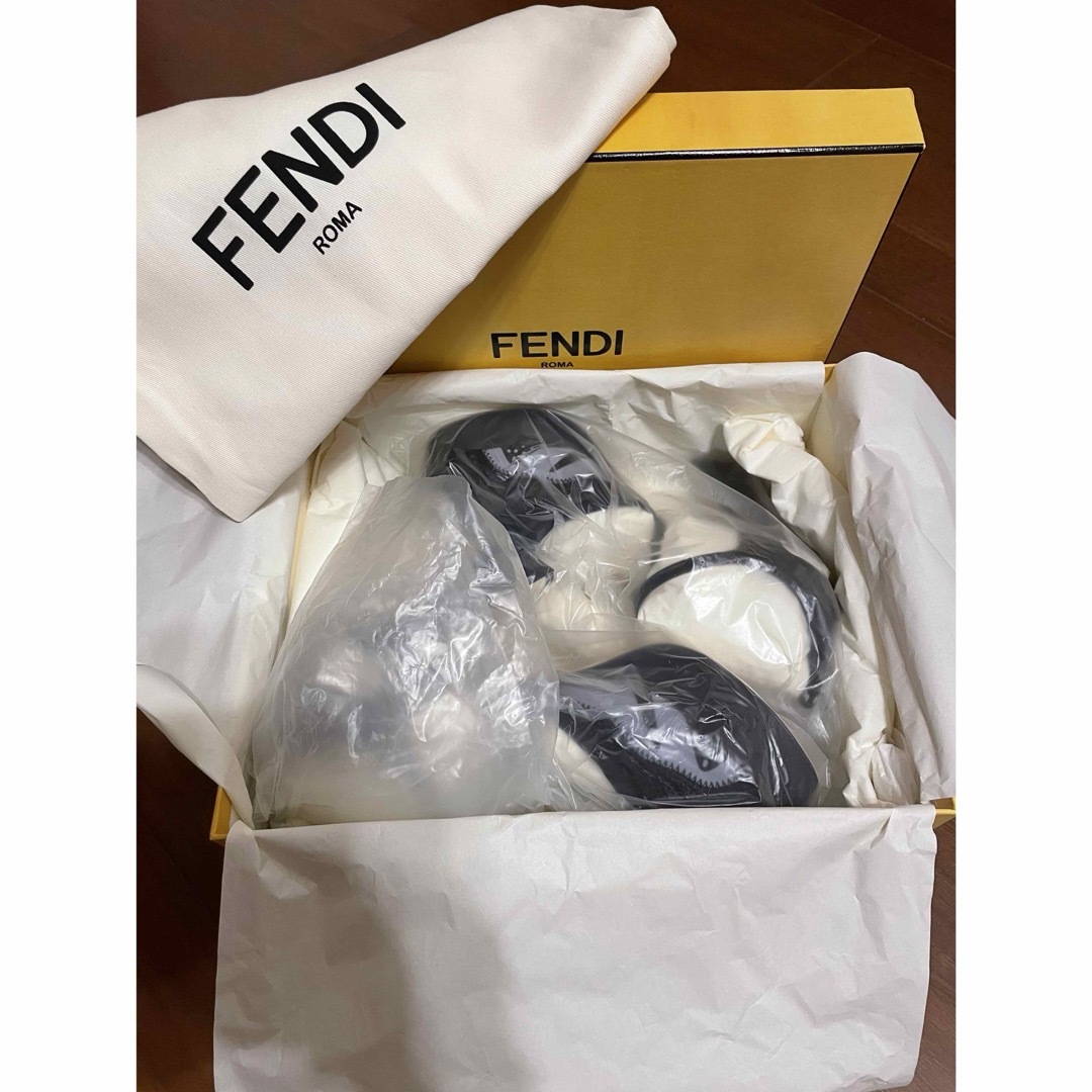 FENDI(フェンディ)の未使用FENDIサンダル レディースの靴/シューズ(サンダル)の商品写真