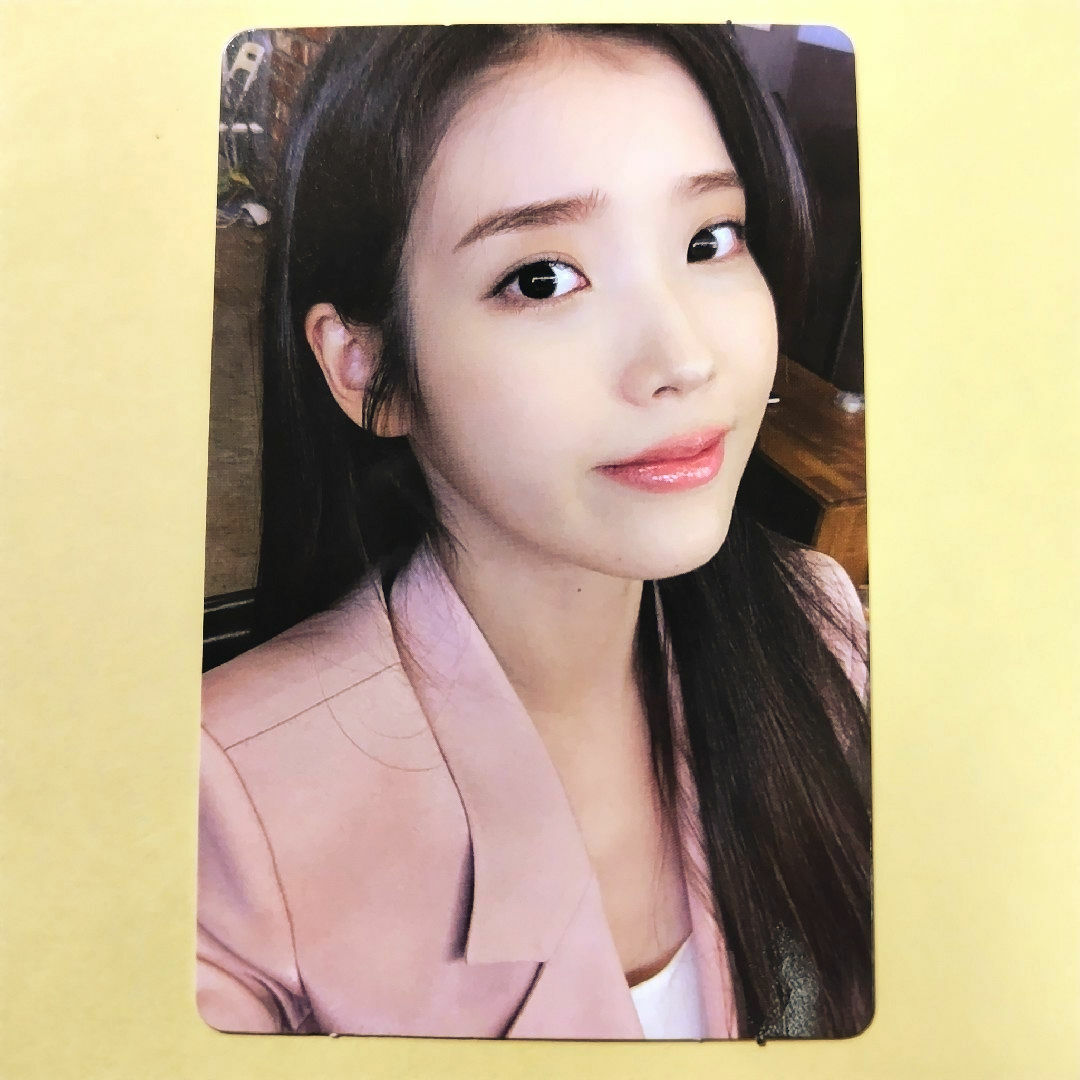 IU lilac 写真集 トレカ エンタメ/ホビーのCD(K-POP/アジア)の商品写真