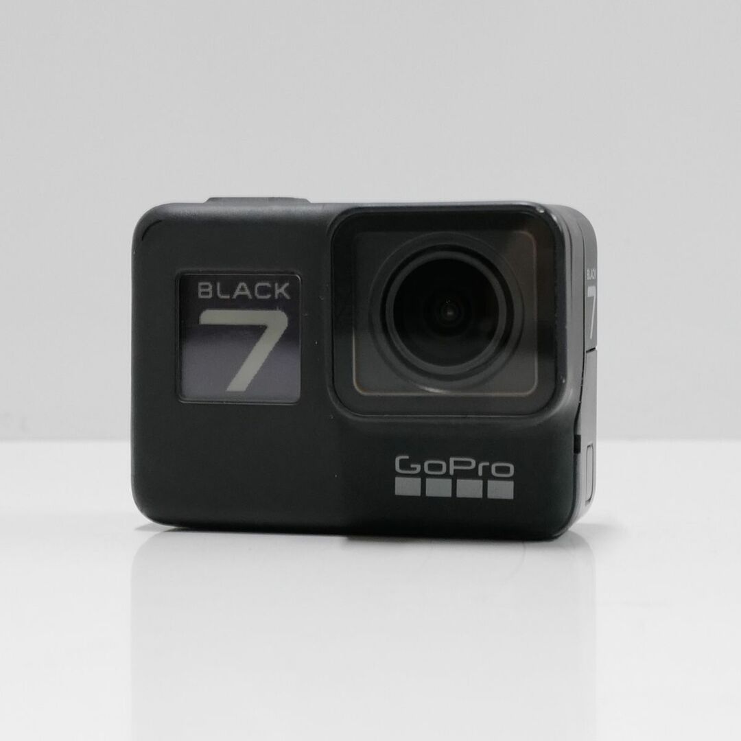 GoPro(ゴープロ)のGoPro HERO7 Black ウェアラブルカメラ USED美品 本体+バッテリー 4K動画 CHDHX-701-FW 完動品 中古 CE4029 スマホ/家電/カメラのカメラ(ビデオカメラ)の商品写真