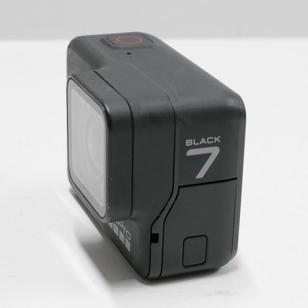 GoPro(ゴープロ)のGoPro HERO7 Black ウェアラブルカメラ USED美品 本体+バッテリー 4K動画 CHDHX-701-FW 完動品 中古 CE4029 スマホ/家電/カメラのカメラ(ビデオカメラ)の商品写真