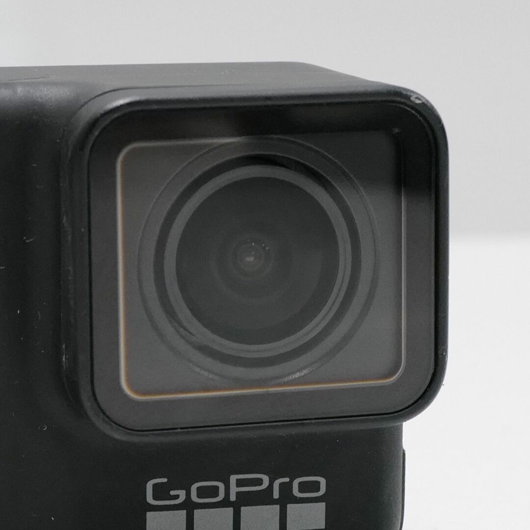 GoPro(ゴープロ)のGoPro HERO7 Black ウェアラブルカメラ USED美品 本体+バッテリー 4K動画 CHDHX-701-FW 完動品 中古 CE4029 スマホ/家電/カメラのカメラ(ビデオカメラ)の商品写真