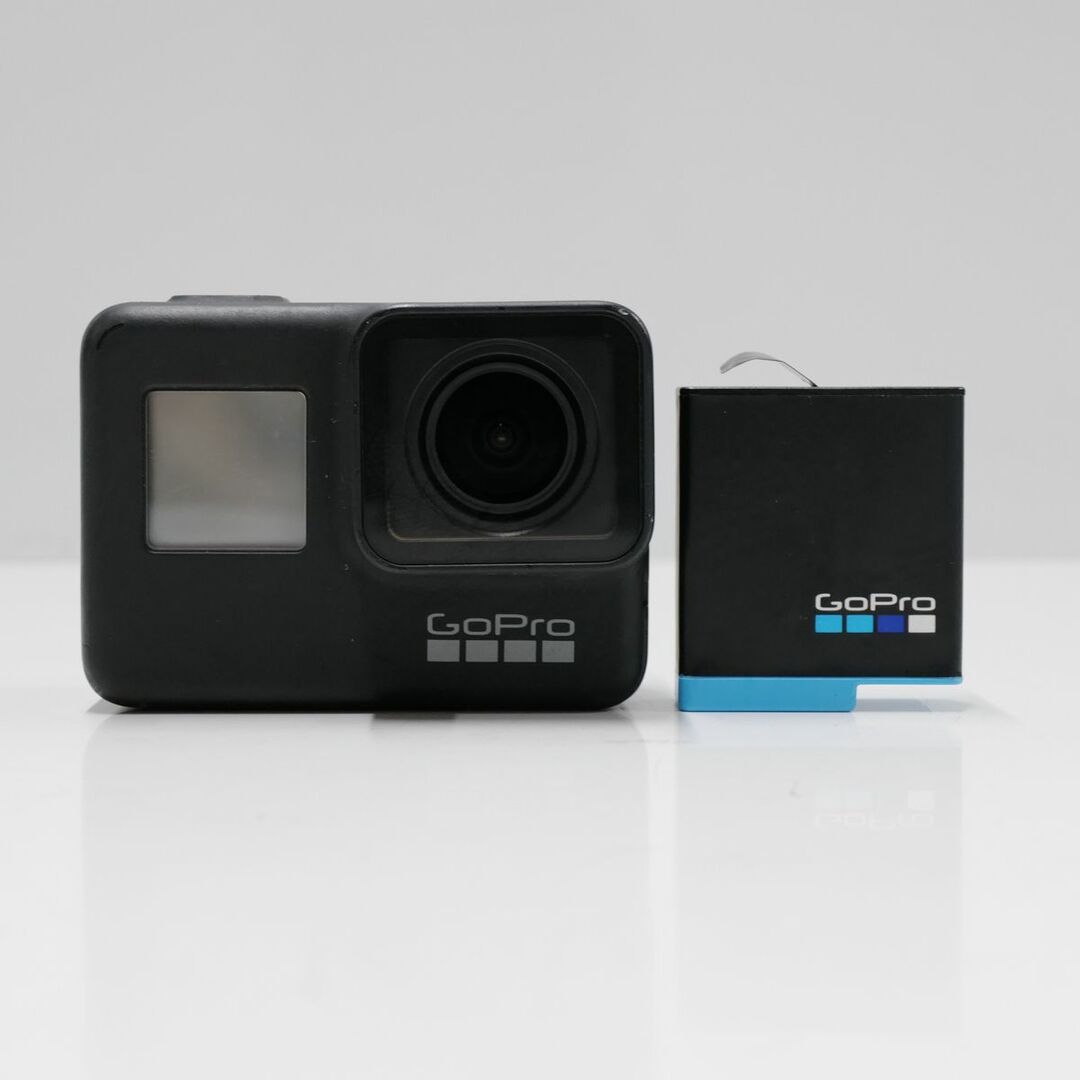 GoPro(ゴープロ)のGoPro HERO7 Black ウェアラブルカメラ USED美品 本体+バッテリー 4K動画 CHDHX-701-FW 完動品 中古 CE4029 スマホ/家電/カメラのカメラ(ビデオカメラ)の商品写真