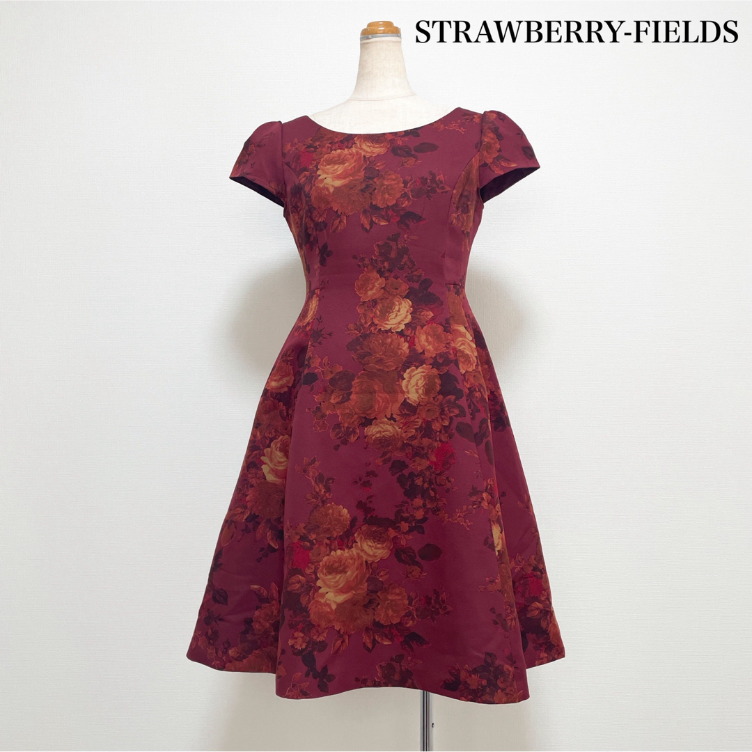 STRAWBERRY-FIELDS(ストロベリーフィールズ)のSTRAWBERRY-FIELDS 膝丈フローラルワンピース 上品 美シルエット レディースのワンピース(ひざ丈ワンピース)の商品写真