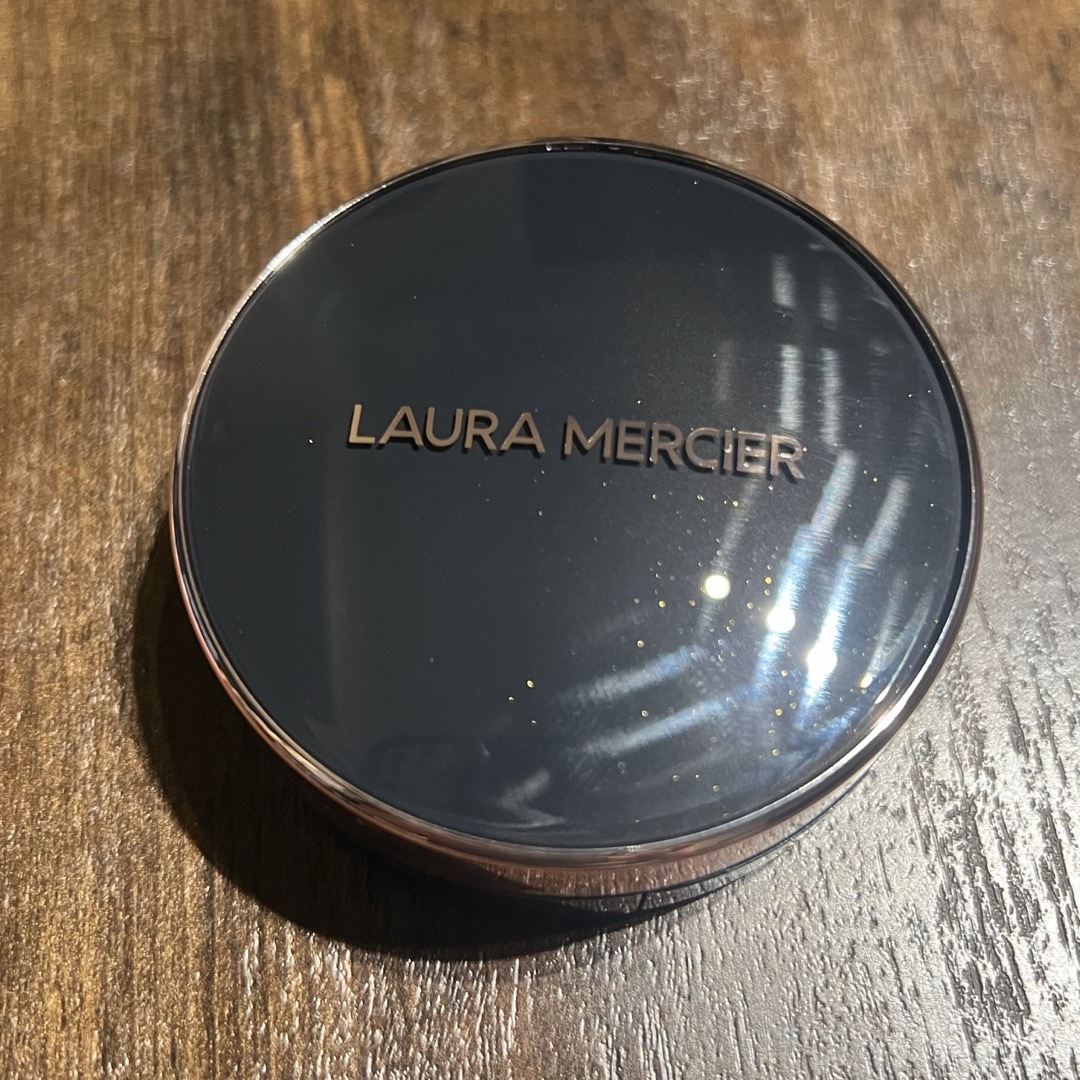laura mercier(ローラメルシエ)のラディアンス パーフェクティング クッション コスメ/美容のベースメイク/化粧品(ファンデーション)の商品写真
