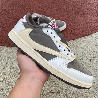 ジョーダン(Jordan Brand（NIKE）)のTravis Scott Air Jordan 1 Low(スニーカー)