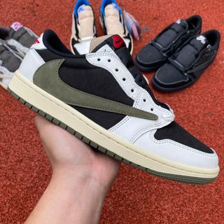 ジョーダン(Jordan Brand（NIKE）)のTravis Scott Air Jordan 1 Low Olive(スニーカー)