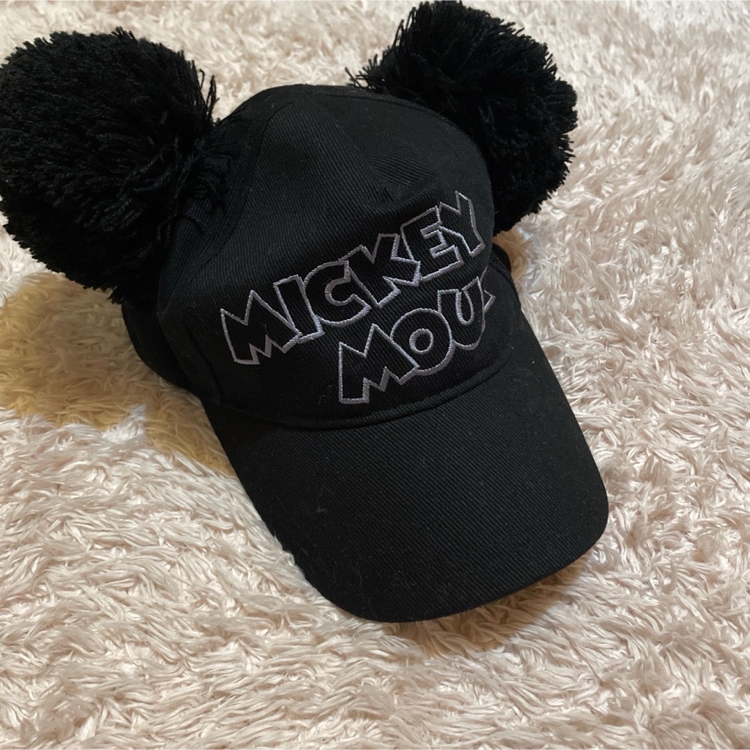 Disney(ディズニー)のディズニー　キャップ　黒　耳　ポンポン　フリーサイズ レディースの帽子(キャップ)の商品写真