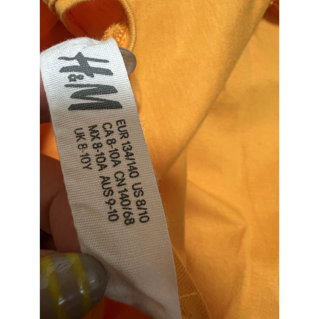 H&M(エイチアンドエム)のH&M  Tシャツ　140cm キッズ/ベビー/マタニティのキッズ服女の子用(90cm~)(Tシャツ/カットソー)の商品写真