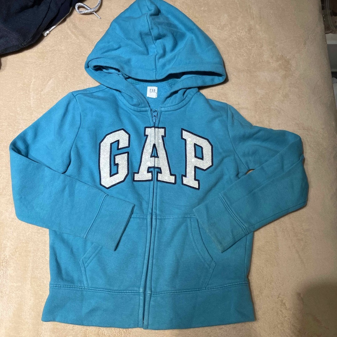 GAP Kids(ギャップキッズ)のパーカー キッズ/ベビー/マタニティのキッズ服女の子用(90cm~)(ジャケット/上着)の商品写真